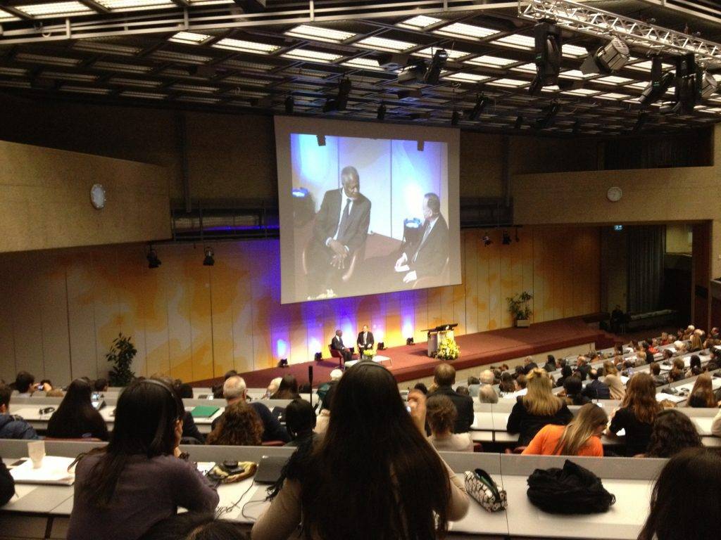 Kofi Annan speaking in Geneva
