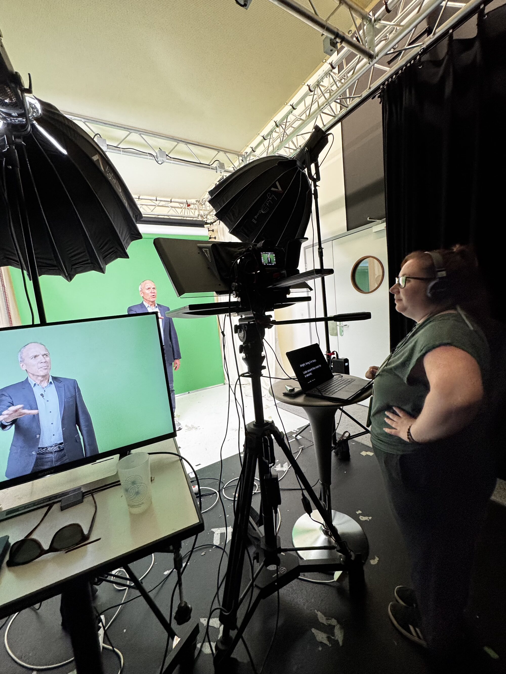 Speaking with a teleprompter